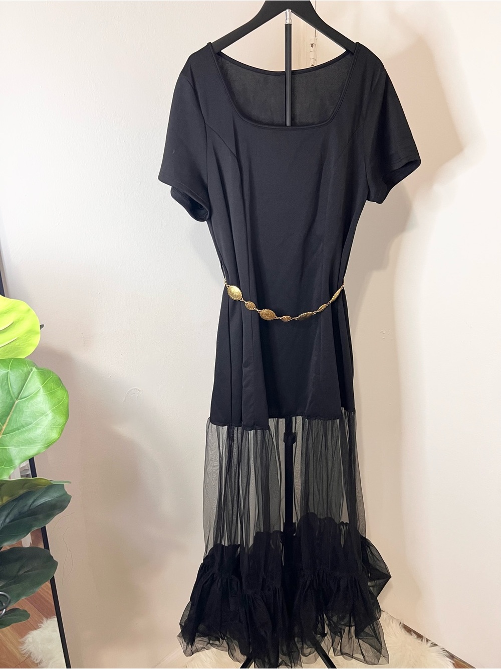 Black Short-Sleeve Mesh-Hem Maxi Dress with Gold Belt - Picture 2 of 3
